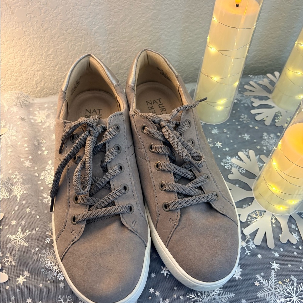 Naturalizer Women's Gray Sneakers